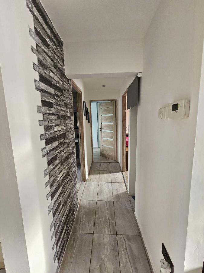 Modern Urban Haven: Stylish Getaway Apartment Lisburn Luaran gambar